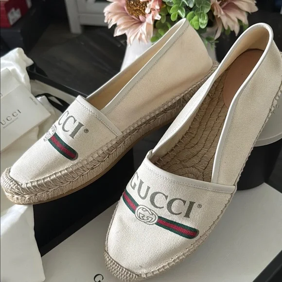 Gucci Women's Beige Espadrilles with Logo - Picture 3 of 12